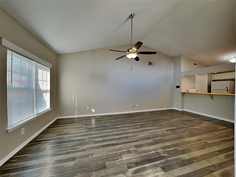 1621 Scottsdale Drive, Arlington TX 76018 - Photo 3