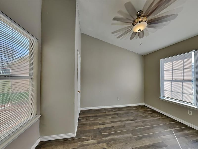 1621 Scottsdale Drive, Arlington TX 76018 - Photo 5