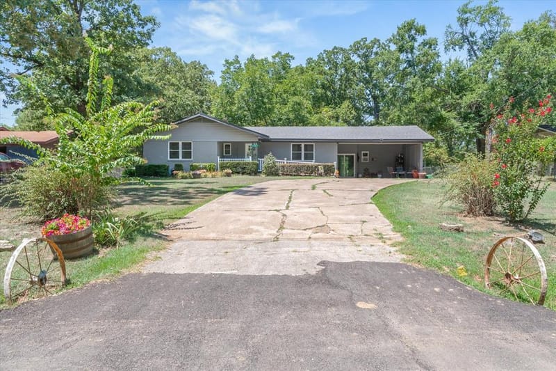 1207 Lakeside Drive, Grand Saline TX 75140 - Photo 2