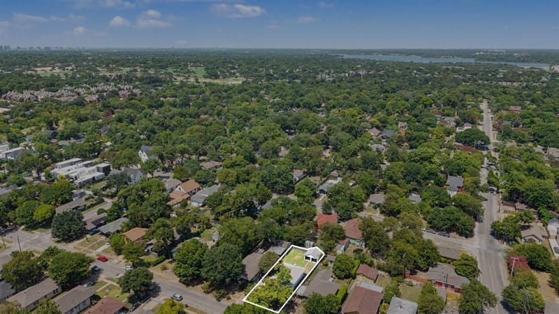 700 Cristler Avenue, Dallas TX 75223 - Photo 32