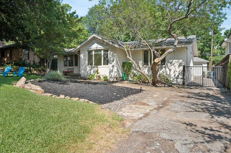 7233 Meadow Lake Avenue, Dallas TX 75214 - Photo 3