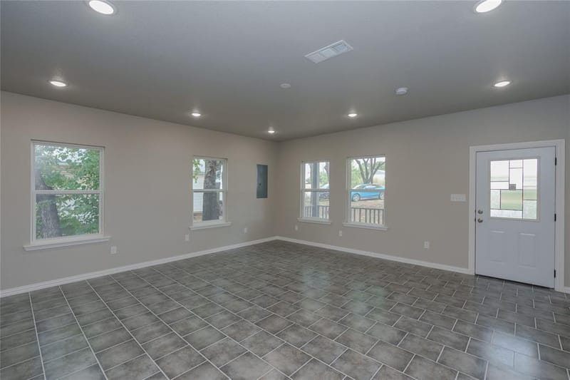 404 Campbell Street, Bowie TX 76230 - Photo 6