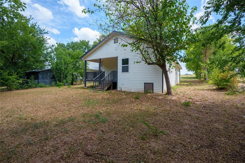404 Campbell Street, Bowie TX 76230 - Photo 12