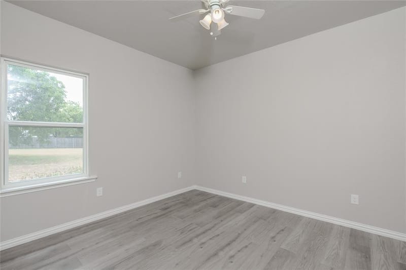 404 Campbell Street, Bowie TX 76230 - Photo 10