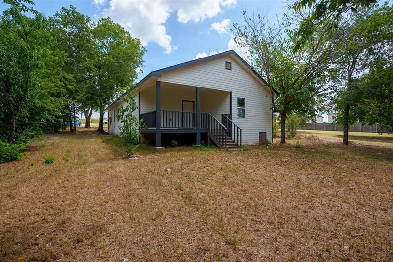 404 Campbell Street, Bowie TX 76230 - Photo 15
