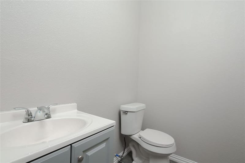 404 Campbell Street, Bowie TX 76230 - Photo 8