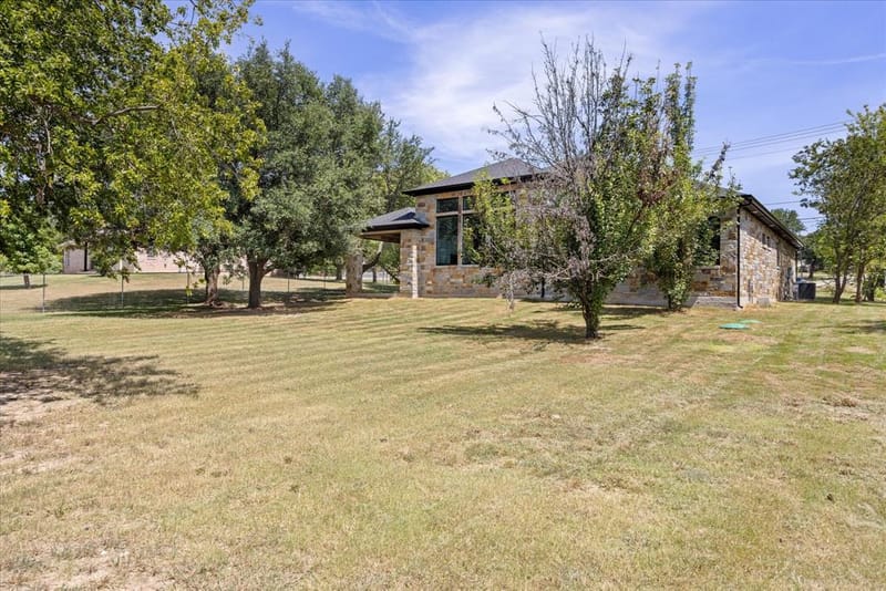 210 Knob Hill Drive, Granbury TX 76048 - Photo 36