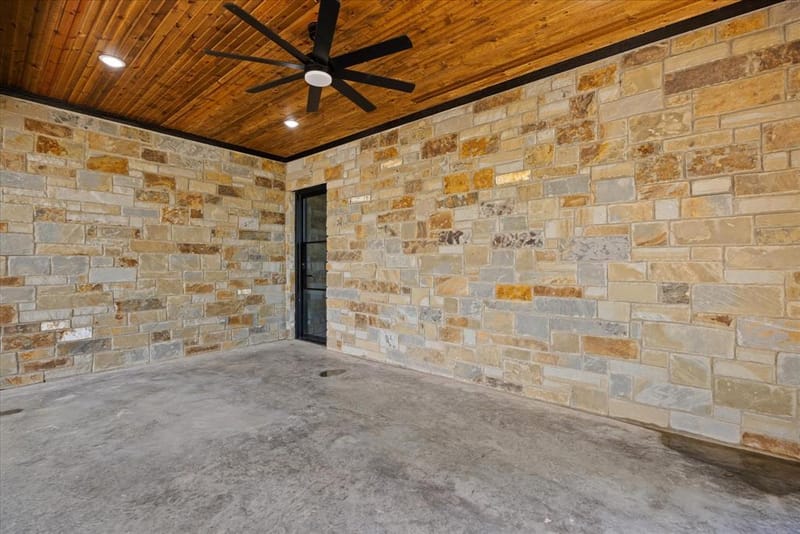 210 Knob Hill Drive, Granbury TX 76048 - Photo 32