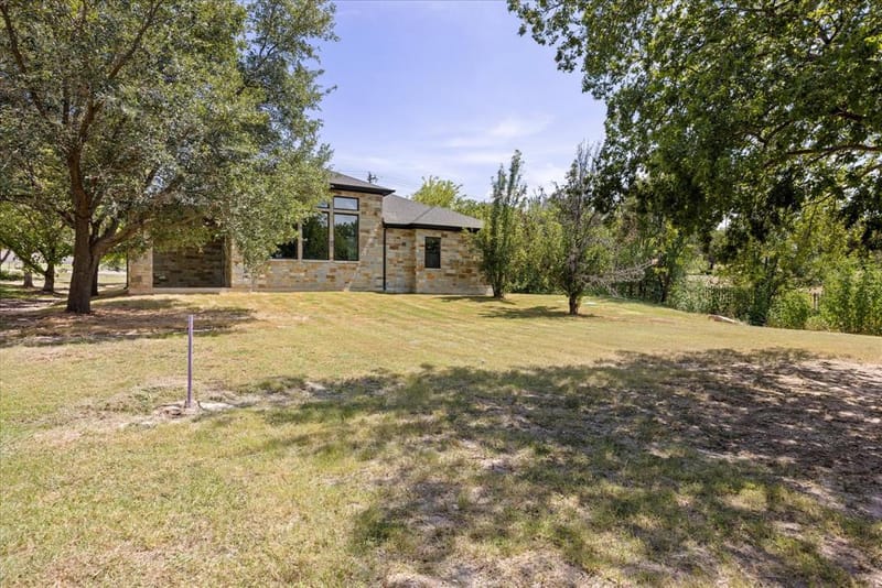 210 Knob Hill Drive, Granbury TX 76048 - Photo 34