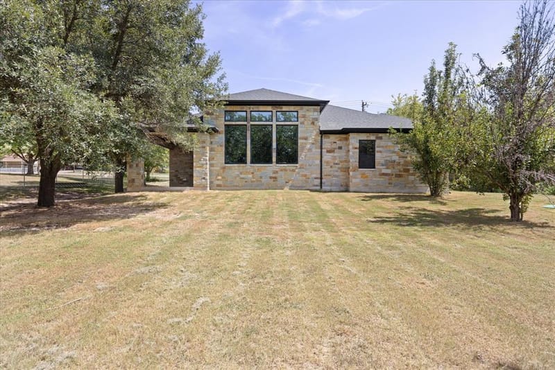 210 Knob Hill Drive, Granbury TX 76048 - Photo 35