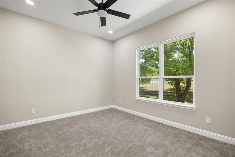 210 Knob Hill Drive, Granbury TX 76048 - Photo 29