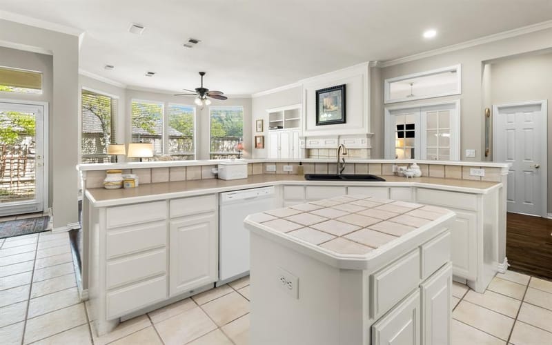 809 Lake Point Circle, McKinney TX 75072 - Photo 27
