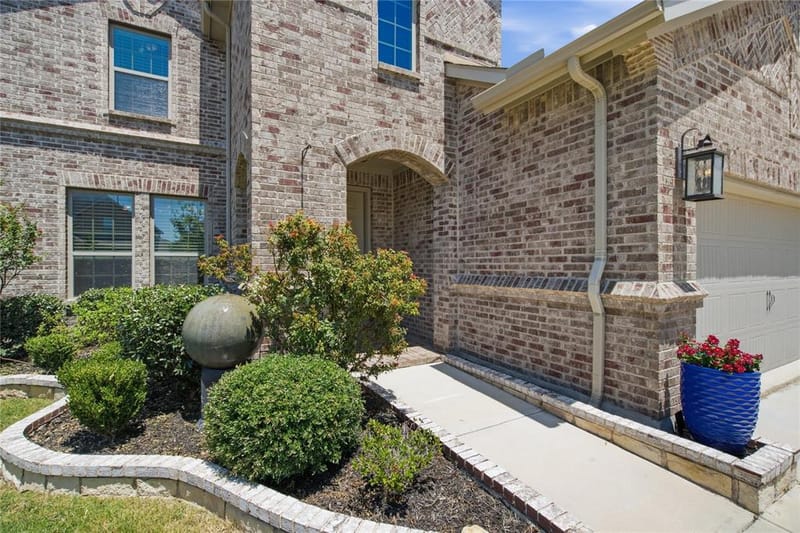 5616 Salt Springs Drive, Fort Worth TX 76179 - Photo 2