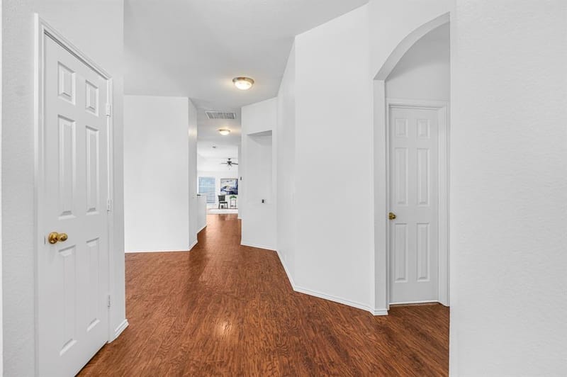 334 Touchdown Drive, Irving TX 75063 - Photo 6