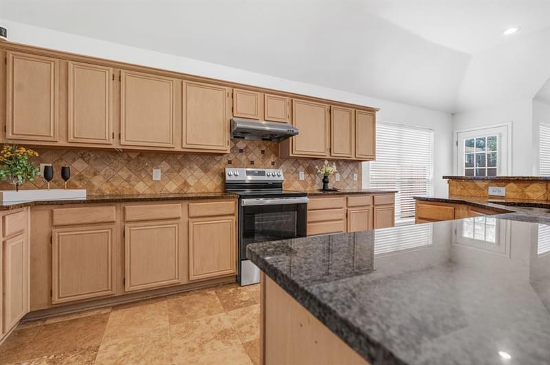 334 Touchdown Drive, Irving TX 75063 - Photo 20