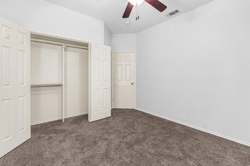 334 Touchdown Drive, Irving TX 75063 - Photo 11