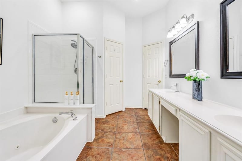 334 Touchdown Drive, Irving TX 75063 - Photo 29
