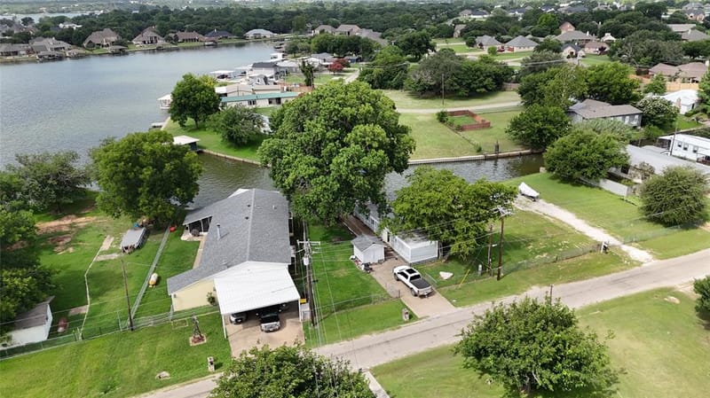 3903 Montgomery Drive, Granbury TX 76049 - Photo 7
