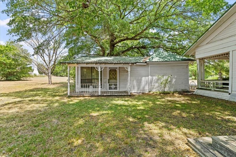 106 N 1st Street W, Dawson TX 76639 - Photo 10