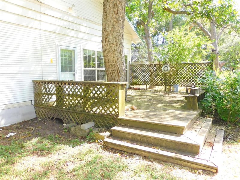 106 N 1st Street W, Dawson TX 76639 - Photo 11