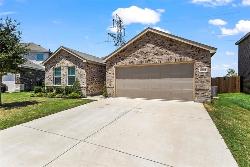 4652 Benham Drive, Fort Worth TX 76036 - Photo 2