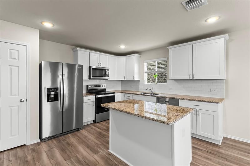 4652 Benham Drive, Fort Worth TX 76036 - Photo 8