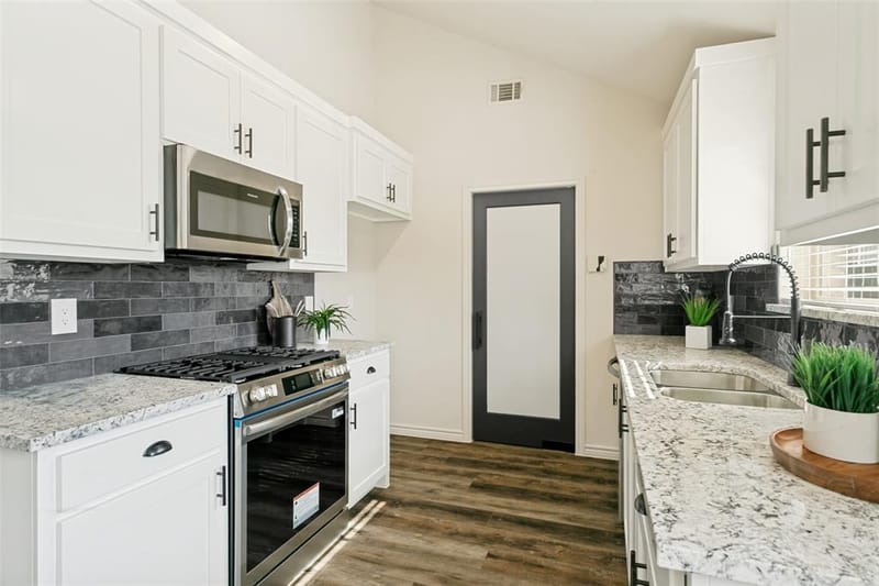 2212 Silverthorn Lane, Flower Mound TX 75028 - Photo 13