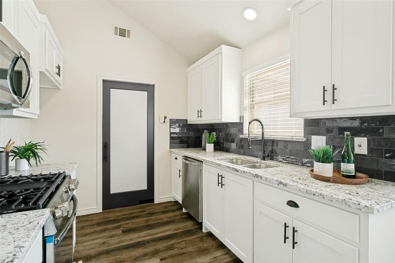 2212 Silverthorn Lane, Flower Mound TX 75028 - Photo 14