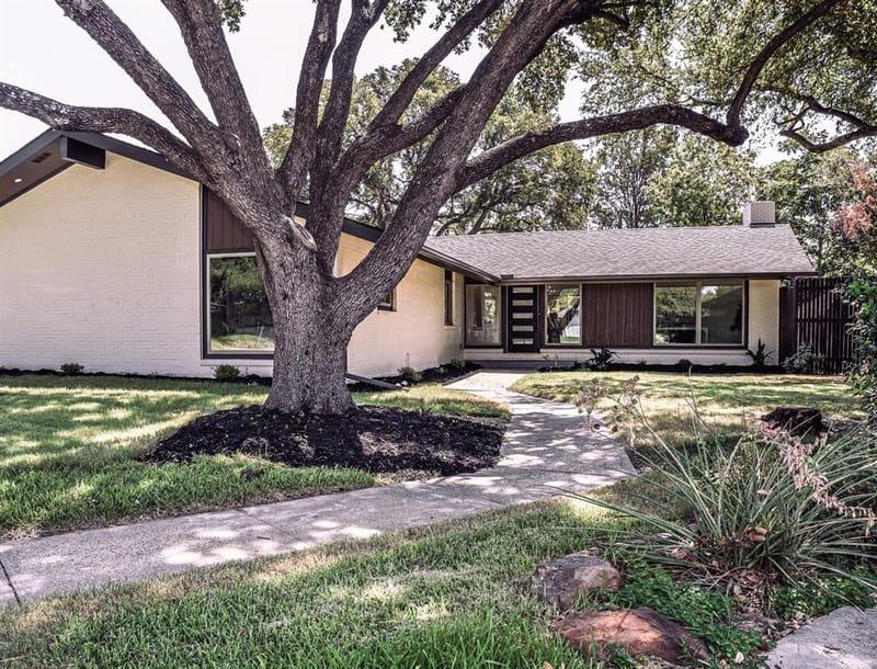 13924 Tanglewood Place, Farmers Branch TX 75234 - Photo 2