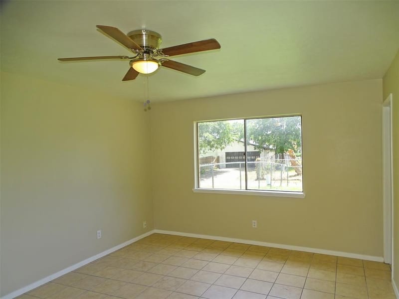 7220 Emory Oak Lane, Dallas TX 75249 - Photo 17