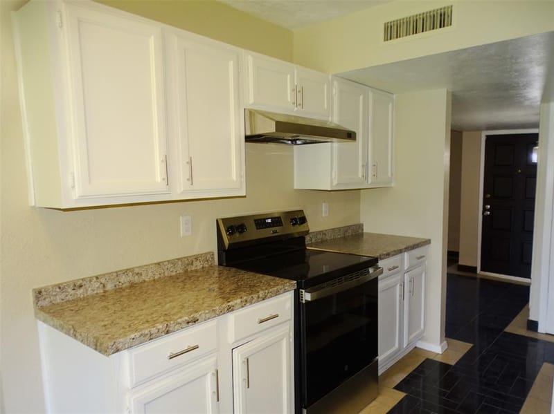 7220 Emory Oak Lane, Dallas TX 75249 - Photo 12