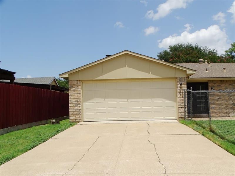 7220 Emory Oak Lane, Dallas TX 75249 - Photo 30