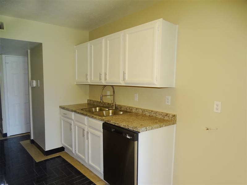 7220 Emory Oak Lane, Dallas TX 75249 - Photo 14