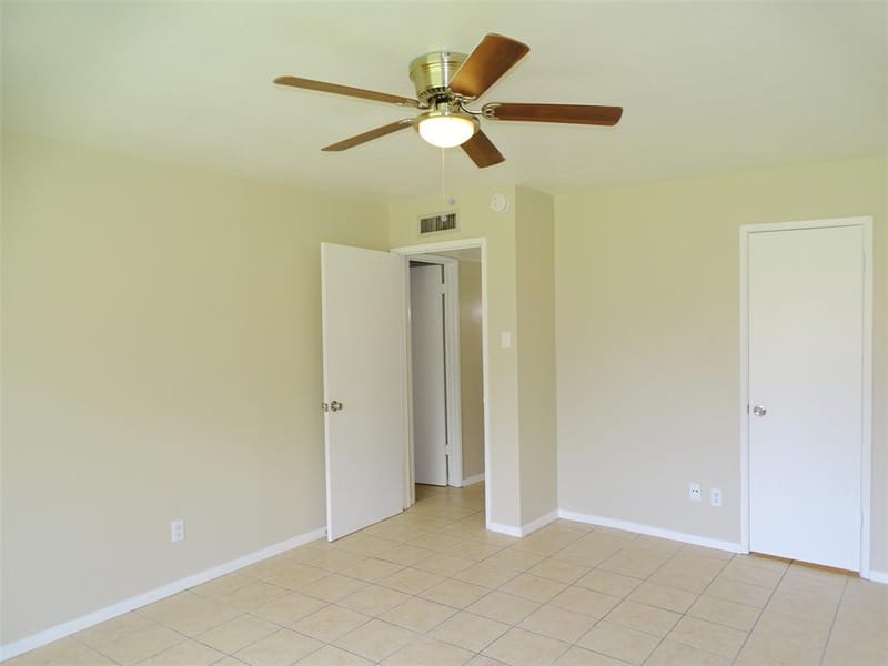 7220 Emory Oak Lane, Dallas TX 75249 - Photo 18