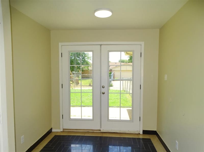 7220 Emory Oak Lane, Dallas TX 75249 - Photo 15