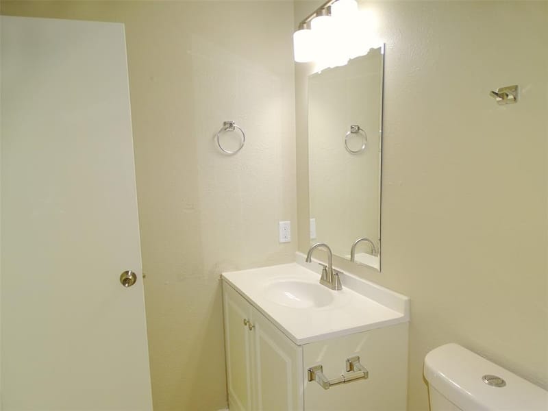 7220 Emory Oak Lane, Dallas TX 75249 - Photo 21