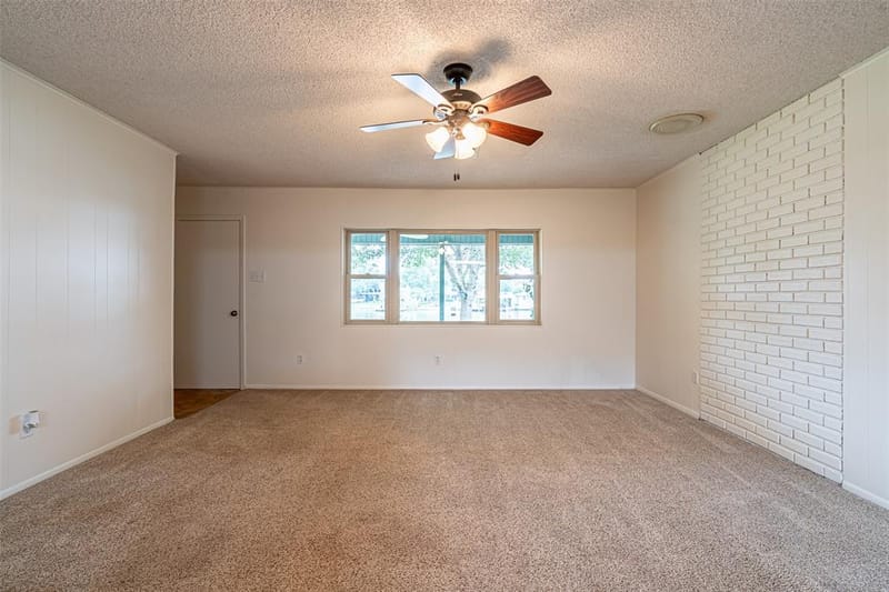 4620 E Holiday Estates Court, Granbury TX 76049 - Photo 6