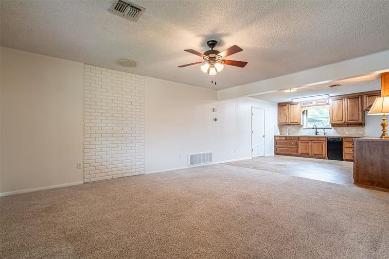 4620 E Holiday Estates Court, Granbury TX 76049 - Photo 7