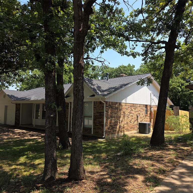 5525 Parliament Drive, Arlington TX 76017 - Photo 3