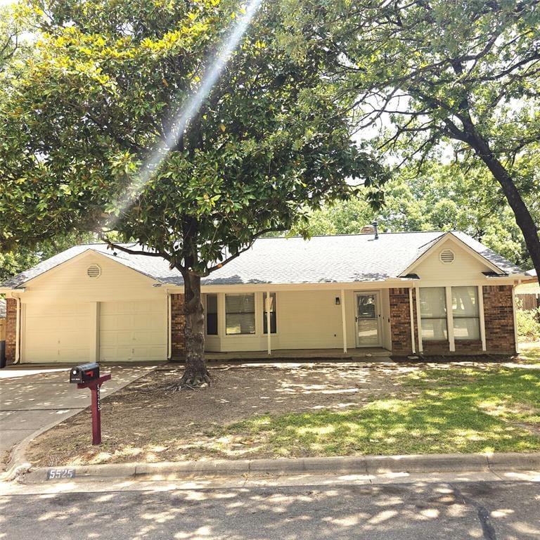 5525 Parliament Drive, Arlington TX 76017