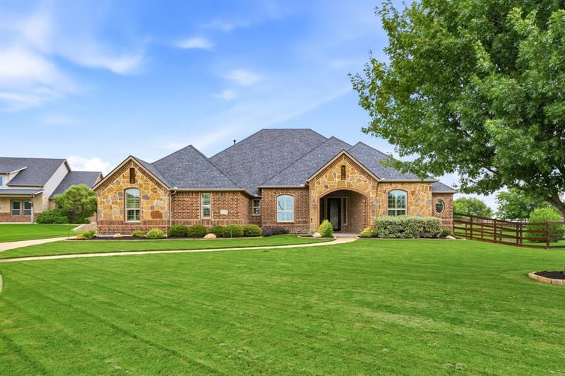 13450 Kira Lane, Justin TX 76247 - Photo 2