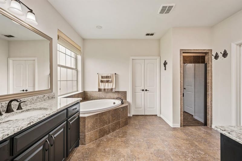 13450 Kira Lane, Justin TX 76247 - Photo 17