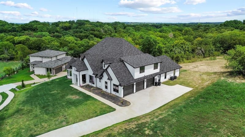1107 Lily Court, Grand Prairie TX 75104 - Photo 5