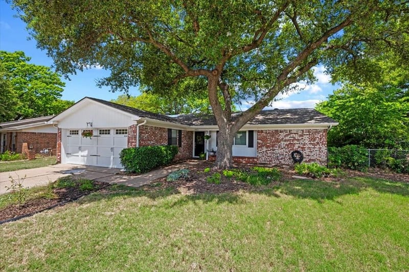 7413 Christopher Court, North Richland Hills TX 76180 - Photo 2