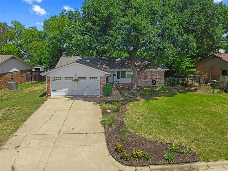 7413 Christopher Court, North Richland Hills TX 76180 - Photo 4