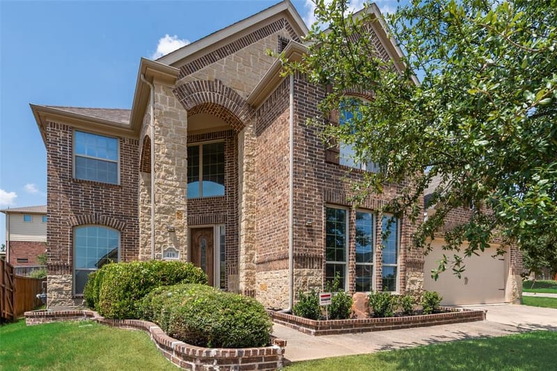 419 Aylesbury Drive, Roanoke TX 76262