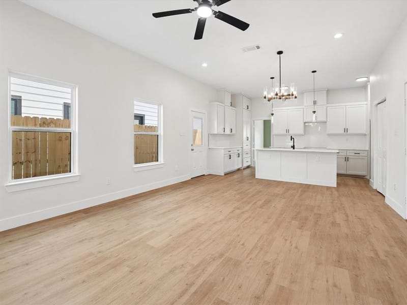 826 Stamps Avenue, Fort Worth TX 76114 - Photo 7