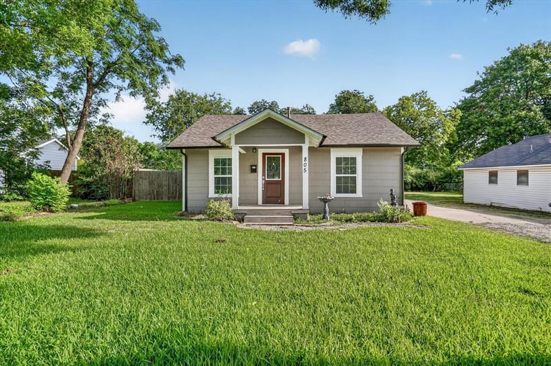 805 Houston Street, Arlington TX 76012