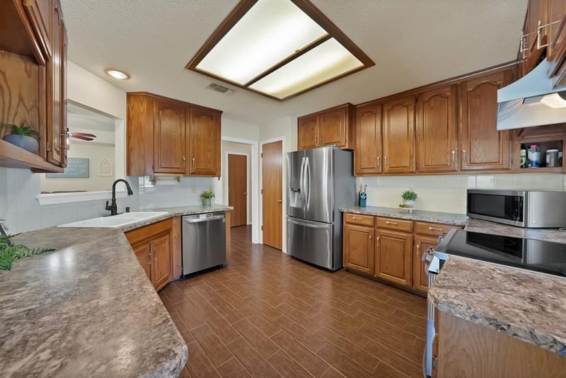 113 Cottonwood Court, Hudson Oaks TX 76087 - Photo 13