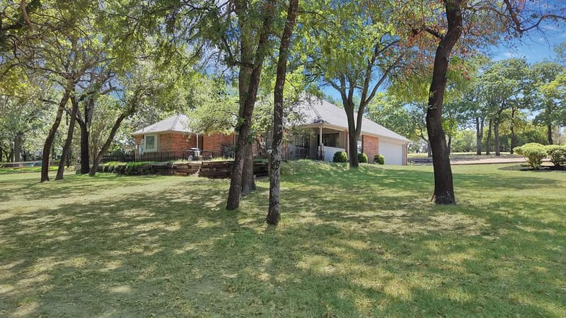 113 Cottonwood Court, Hudson Oaks TX 76087 - Photo 3